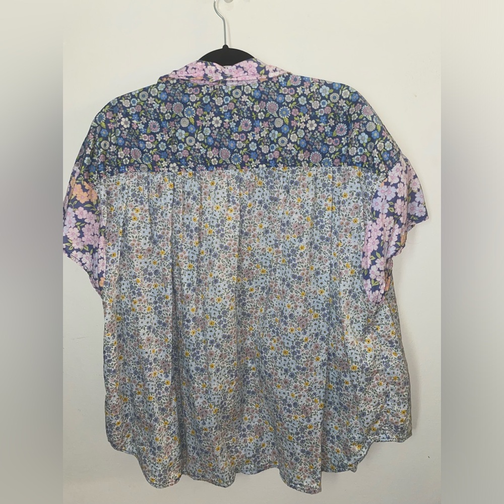 American Eagle button down shirt. - Picture 4 of 5